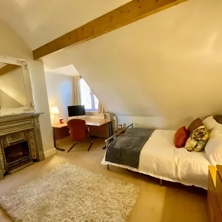 Peaceful Lakeside Loft Leeds (West Yorkshire)