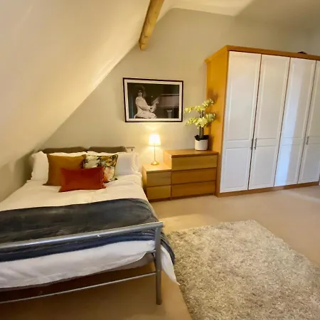 Homestay Peaceful Lakeside Loft *
